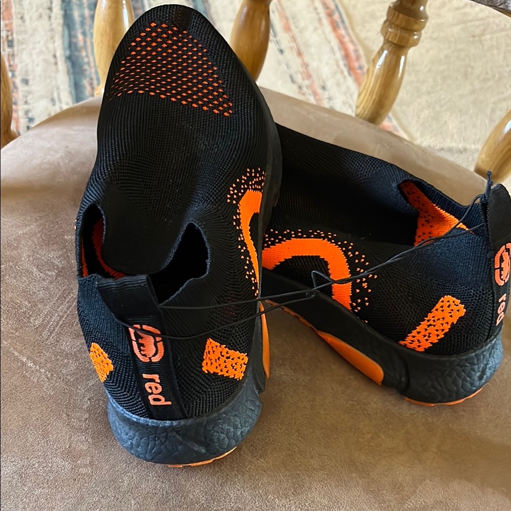 Ecko "RED", Black and Orange Athletic Shoes
Slip on